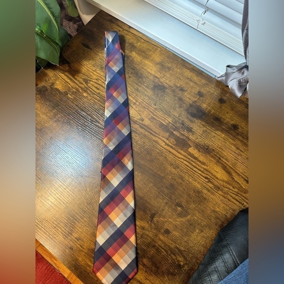 Croft & Barrow Geometric Multi-color Silk Tie - Picture 4 of 7